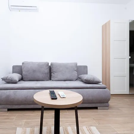 Luka Apartment
